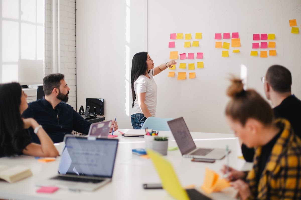 Inteligencia Artificial para PYMEs: Guía Práctica para Implementarla sin Ser Experto Técnico